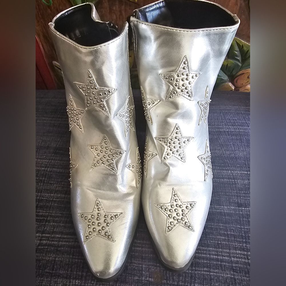 Hotsoles London Silver Star Studded Western Booties 7
